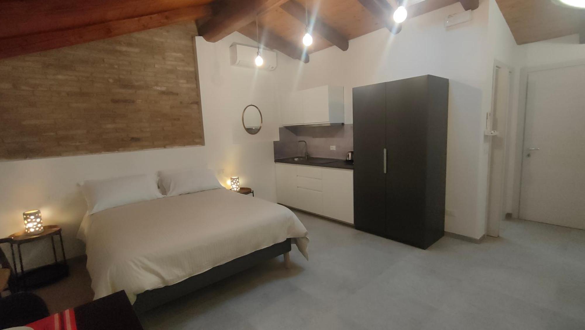 Bed and Breakfast La Torre Di Longara Кальдерара-ди-Рено Экстерьер фото